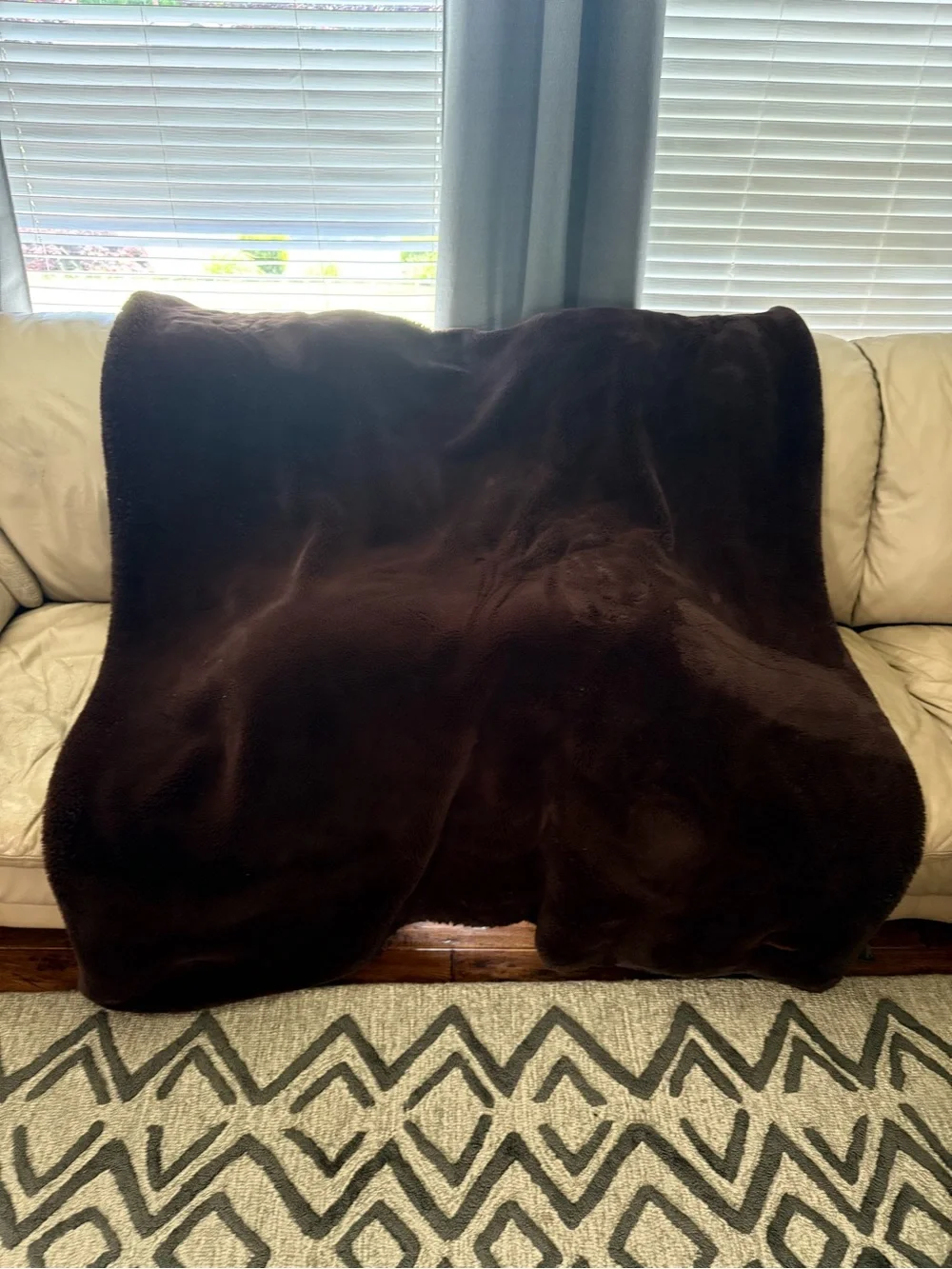 Frye Luxe Faux Fur Throw Blanket chocolate brown 60x70